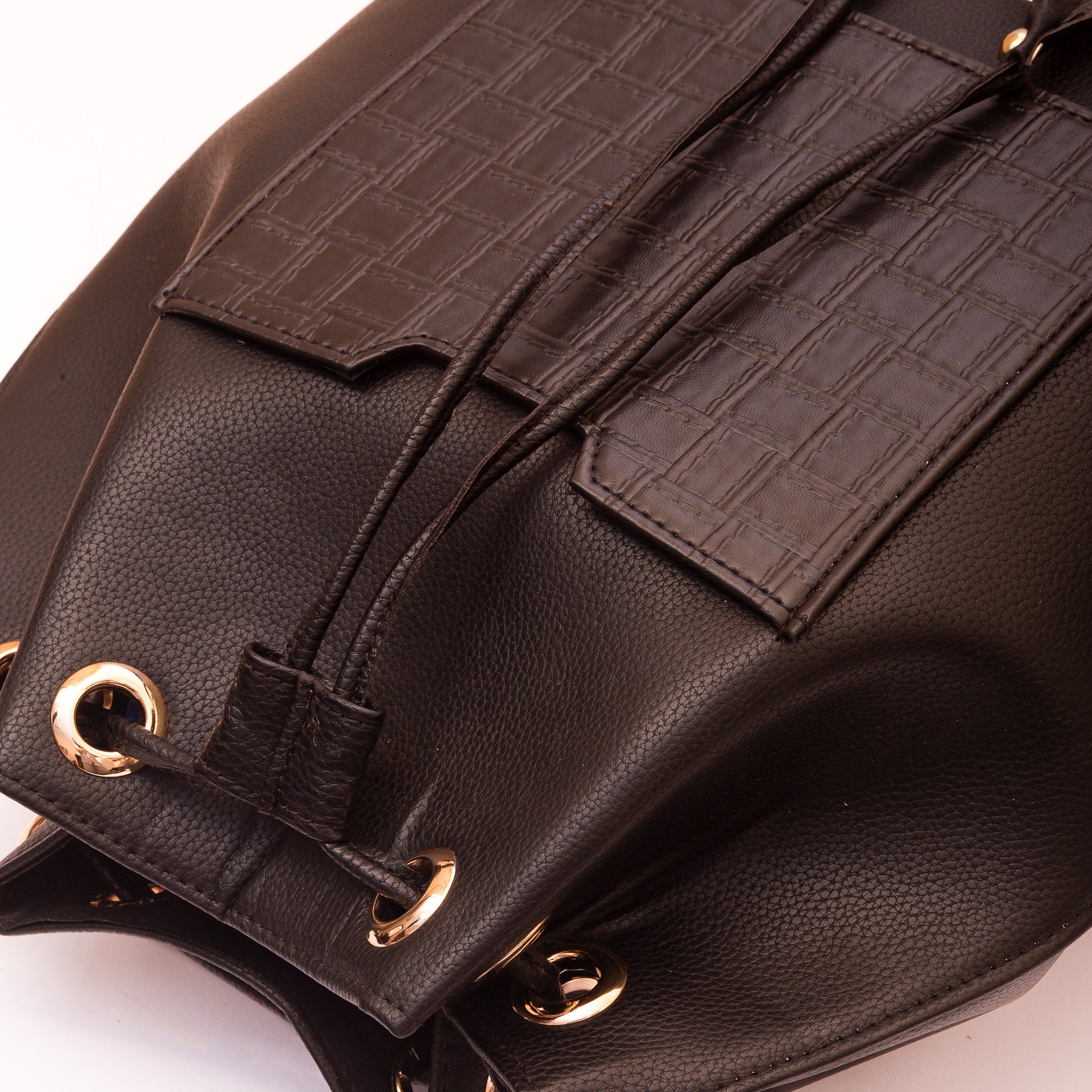 The City Staple Bucket Bag - Black