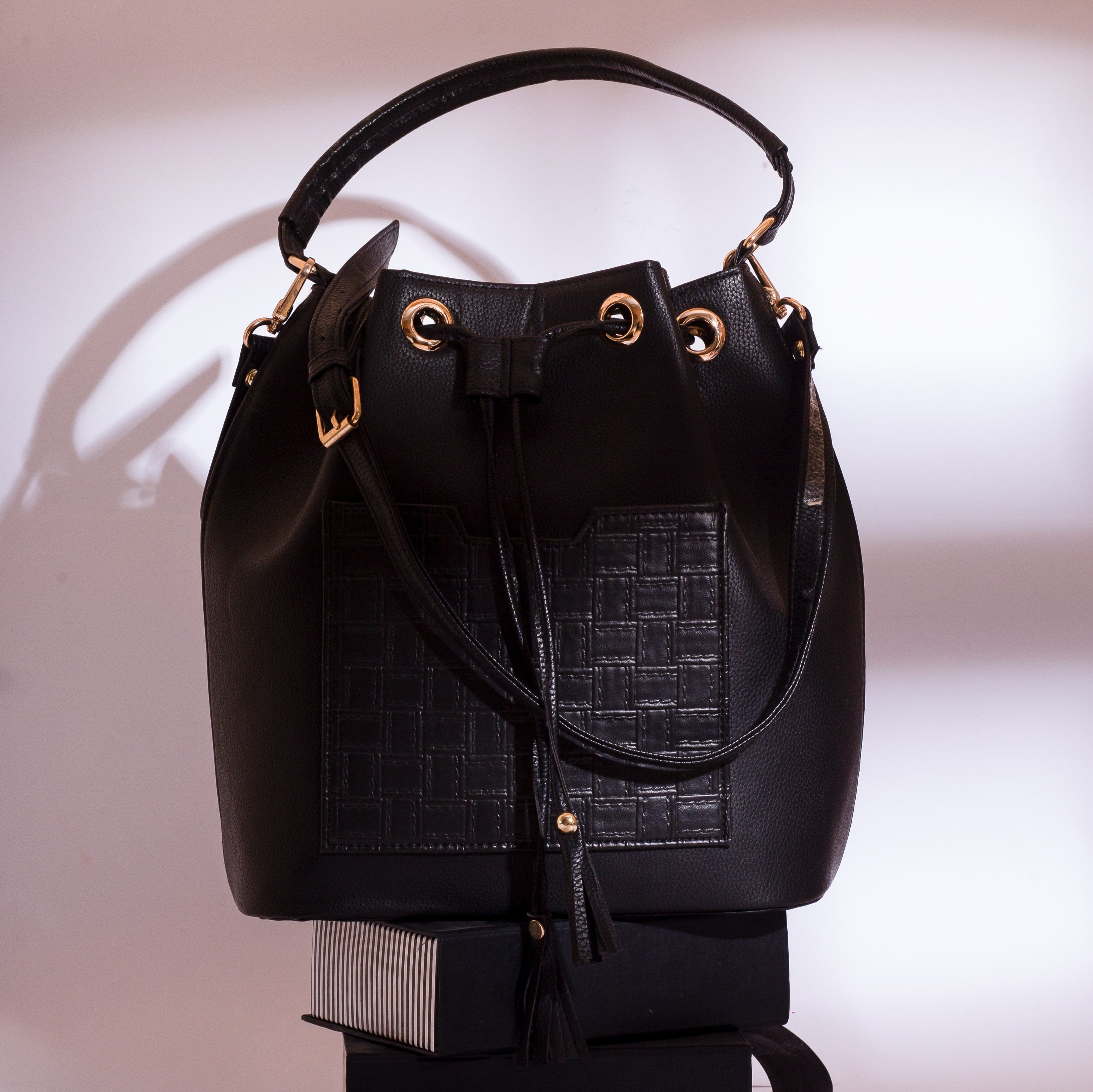 The City Staple Bucket Bag - Black